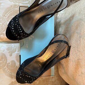 PEEP TOE SANDALS (Brand New)